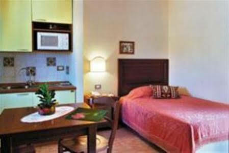 Residence Hotel La Vetreria Catania Zimmer foto